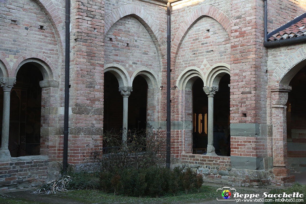 VBS_7369 - Abbazia di Vezzolano - Presepe artistico di Anna Rosa Nicola.jpg